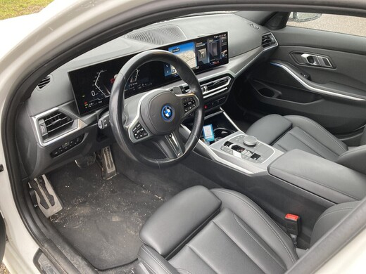 BMW 330 vaihtoauto