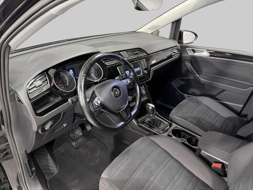 Volkswagen Touran vaihtoauto