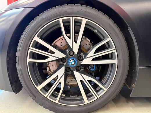 BMW i8 vaihtoauto