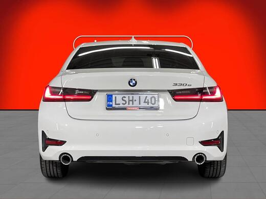 BMW 330 vaihtoauto