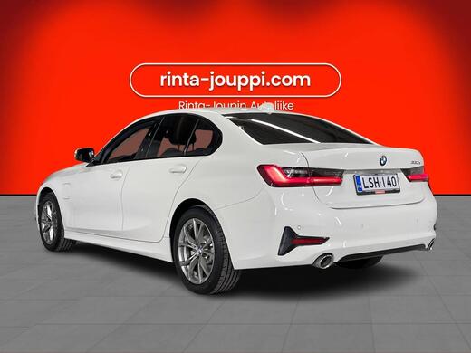 BMW 330 vaihtoauto