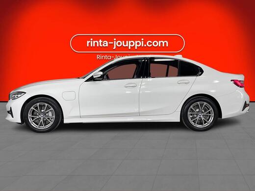 BMW 330 vaihtoauto