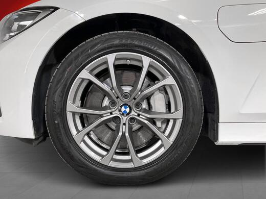 BMW 330 vaihtoauto