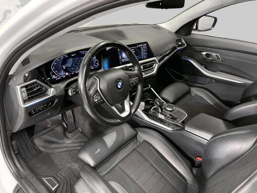 BMW 330 vaihtoauto