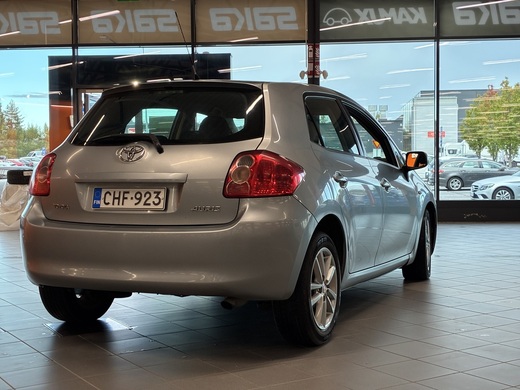 Toyota Auris vaihtoauto