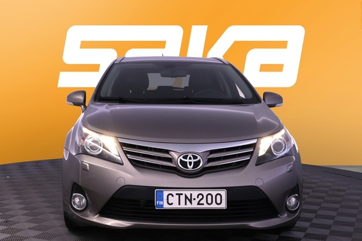 Toyota Avensis vaihtoauto