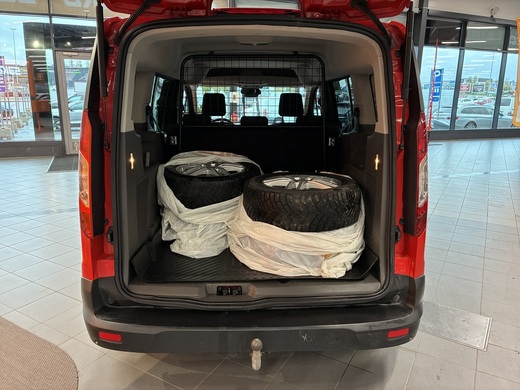 Ford Grand Tourneo Connect vaihtoauto
