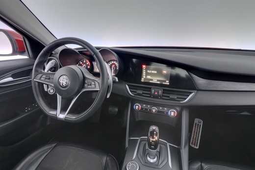 Alfa Romeo Giulia vaihtoauto