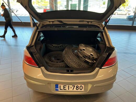 Opel Astra vaihtoauto