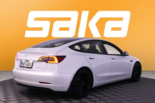 Tesla Model 3 vaihtoauto