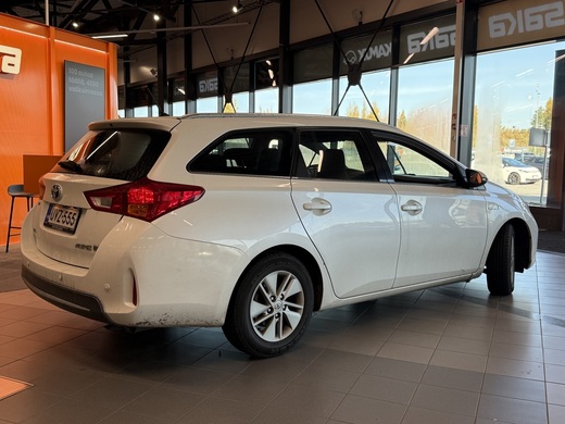 Toyota Auris vaihtoauto