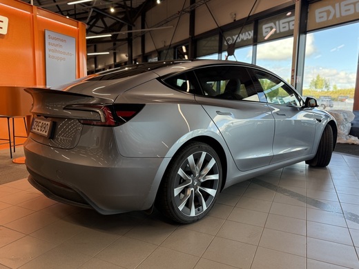 Tesla Model 3 vaihtoauto