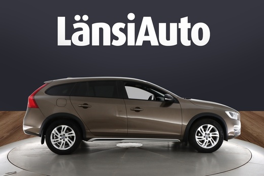 Volvo V60 Cross Country vaihtoauto