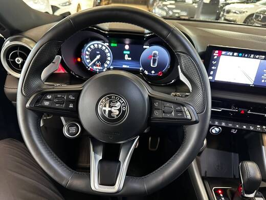 Alfa Romeo Tonale vaihtoauto