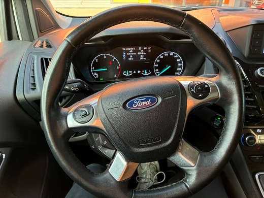 Ford Grand Tourneo Connect vaihtoauto