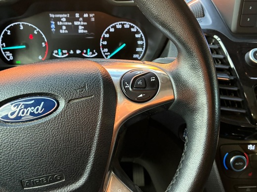 Ford Grand Tourneo Connect vaihtoauto