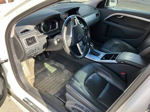 Volvo V70 vaihtoauto