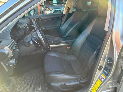 Lexus IS vaihtoauto