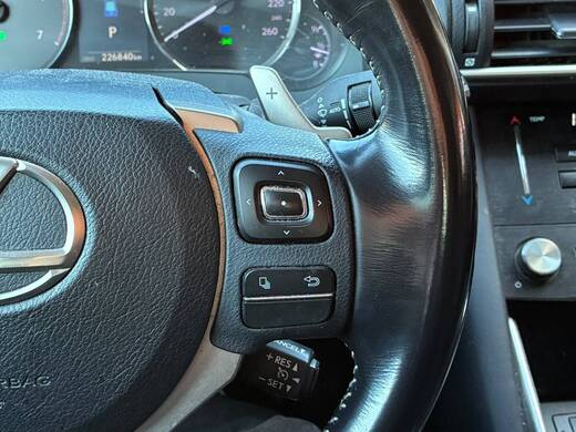 Lexus IS vaihtoauto