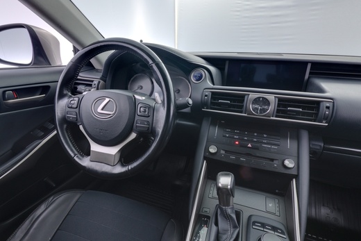 Lexus IS vaihtoauto