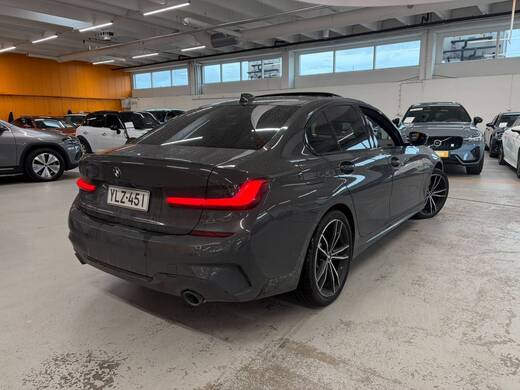 BMW 330 vaihtoauto