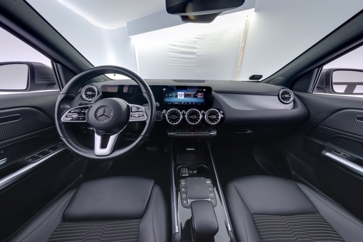 Mercedes-Benz EQA vaihtoauto