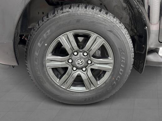 Toyota Hilux vaihtoauto