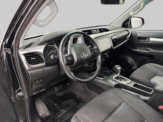 Toyota Hilux vaihtoauto