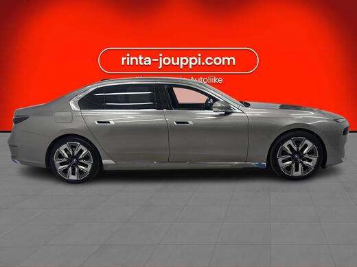 BMW i7 vaihtoauto
