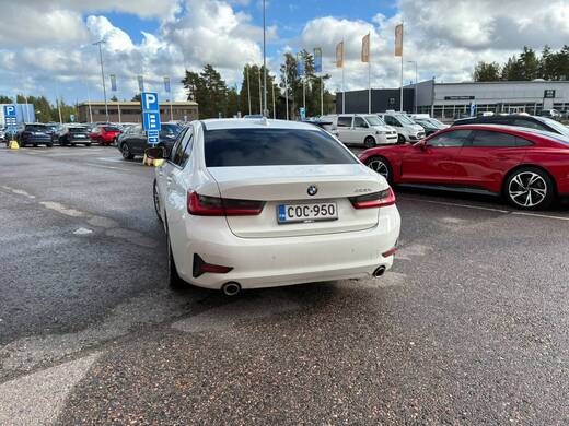 BMW 330 vaihtoauto