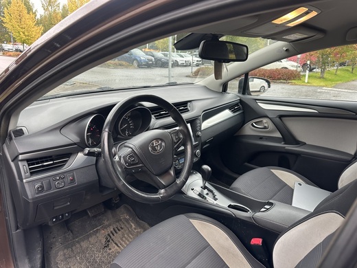 Toyota Avensis vaihtoauto