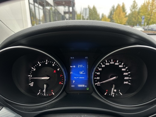 Toyota Avensis vaihtoauto