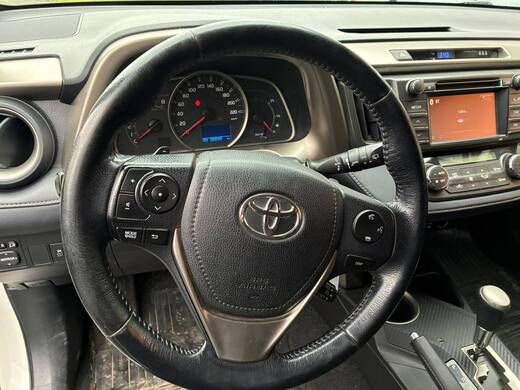 Toyota RAV4 vaihtoauto