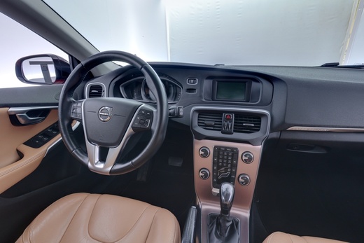 Volvo V40 Cross Country vaihtoauto