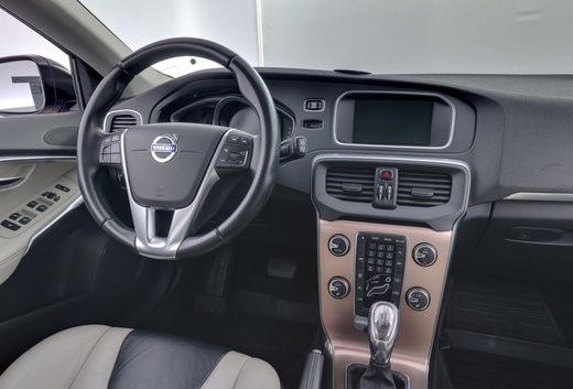 Volvo V40 Cross Country vaihtoauto