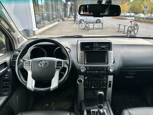 Toyota Land Cruiser vaihtoauto