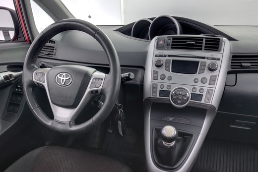 Toyota Verso vaihtoauto