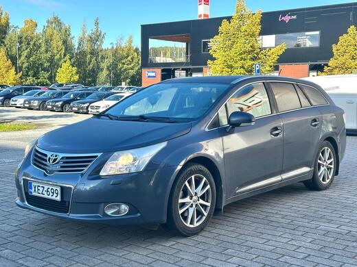 Toyota Avensis vaihtoauto