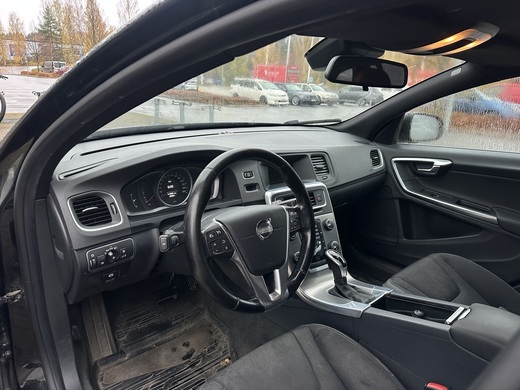 Volvo V60 vaihtoauto