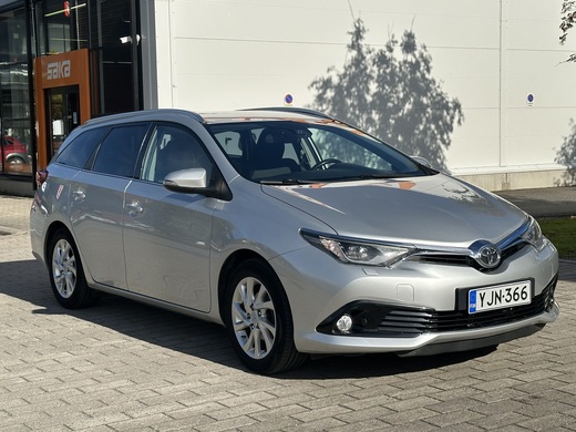 Toyota Auris vaihtoauto
