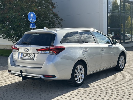 Toyota Auris vaihtoauto