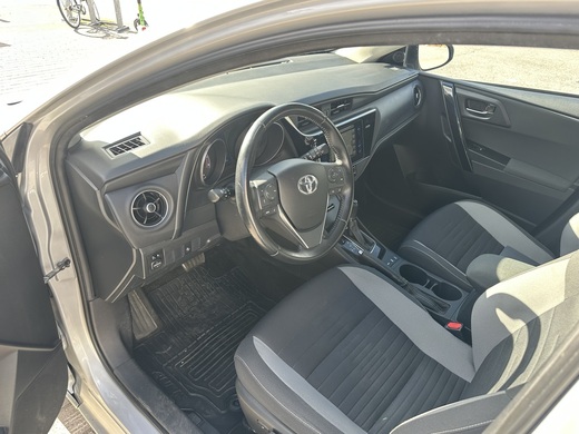 Toyota Auris vaihtoauto