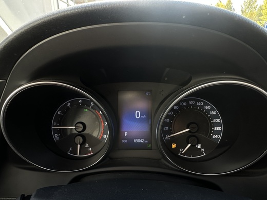 Toyota Auris vaihtoauto
