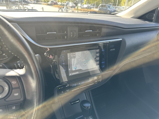 Toyota Auris vaihtoauto