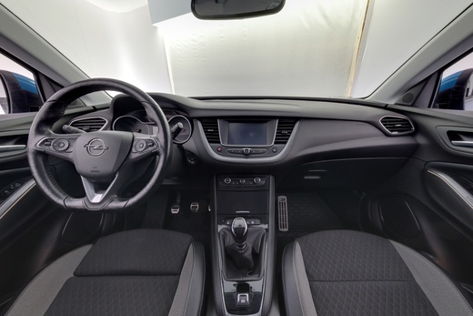 Opel Grandland X vaihtoauto