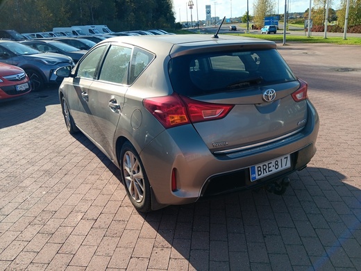 Toyota Auris vaihtoauto
