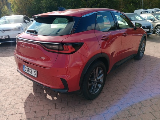 Lexus LBX vaihtoauto