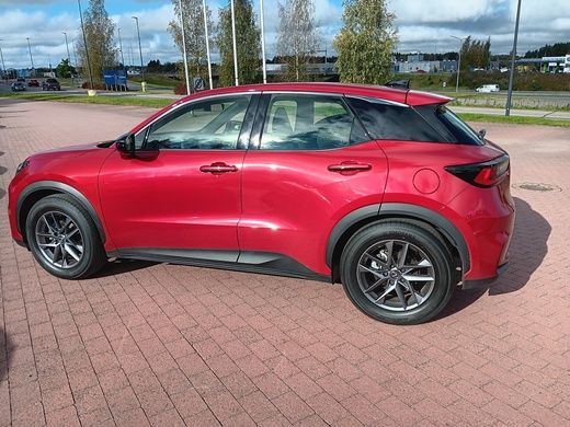 Lexus LBX vaihtoauto