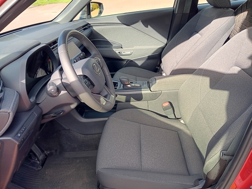 Lexus LBX vaihtoauto
