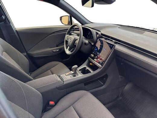 Lexus LBX vaihtoauto